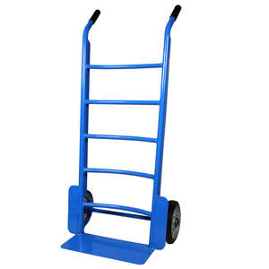 Grande quantité de chariots et de chariots à roulettes pour coursiers - Product Image 1