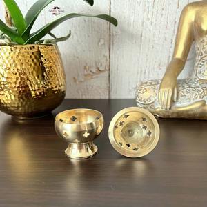 Brûleur d'encens en laiton Design croisé Écologique M R Artisanat Meilleure vente Encensoir Diffuseur Encens indien Utilisation pour la maison et l'hôtel - Product Image 6