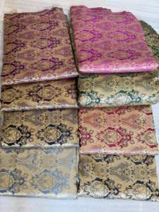 Tissu en soie brocart Banarasi de luxe, jacquard tissé, motif géométrique abstrait, résistant à l'abrasion, pour robes de mariée et tenues pour filles, vente en gros - Product Image 4