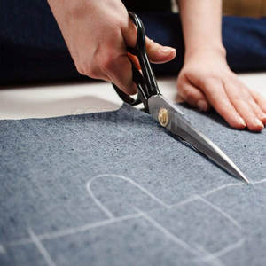 Ciseaux professionnels à manche en laiton pour la couture, la confection de robes et les travaux manuels - Product Image 4