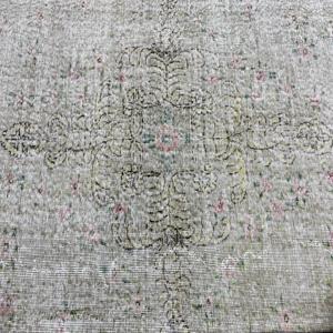 Tapis turc vintage 3,9x7,1 pi (119x216 cm), tapis en laine persan gris - Product Image 5