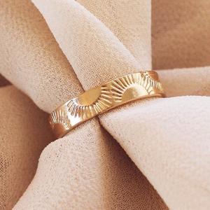 แหวนเงินแท้ 925 ชุบทอง ลายพระอาทิตย์ เครื่องประดับแฟชั่น ปรับขนาดได้ สำหรับผู้หญิง งานแต่งงาน งานเลี้ยง ฉลองครบรอบวันเกิด - Product Image 1