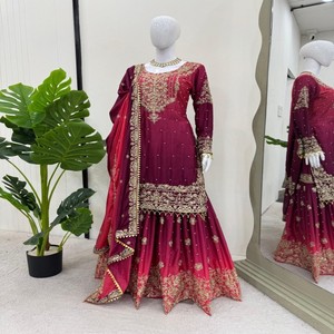 Ensemble de costume de chinon de mariée et de fête avec codage complet, séquence et embellissements de perles, comprend Dupatta et Sharara - Product Image 1