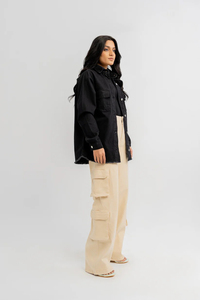 Veste en jean bleu Offre Spéciale Veste en jean courte pour femme Manteau boutonné en jean Veste en jean surdimensionnée pour femme Entretien OEM - Product Image 3