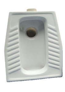 Inodoro de Diseño Moderno, Estilo Oriental, de Cerámica Blanca, con Instalación en el Suelo y Tapa de Asiento de PP - Product Image 3