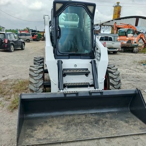 Chargeuse compacte sur pneus Bobcat S300 d'occasion, engin de terrassement avec système moteur stable, prête à être expédiée - Product Image 4