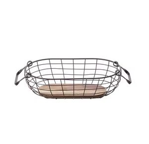 Cesta de alambre de hierro fuerte, negro mate con base de madera pequeña, proveedor de cesta de frutas y verduras - Product Image 1