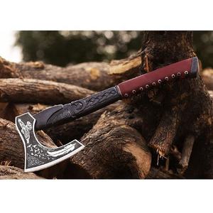 Hacha Vikinga Hecha a Mano de Acero con Alto Contenido de Carbono de Grado Industrial, Mango de Madera Natural, Funda de Cuero. Hacha Multiusos para Camping y Actividades al Aire Libre - Product Image 1