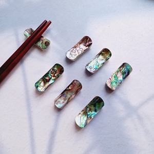 Juego de descanso de palillos con concha de Color verde, almohada de conchas de perlas naturales, artesanía de Vietnam - Product Image 1