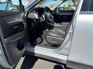 Mazda CX-90 3.3 Turbo Premium 4dr SUV AWD (3.3L 6 cilindros Turbo gasolina/eléctrico híbrido suave 8A) usado premium 2024 - Product Image 2