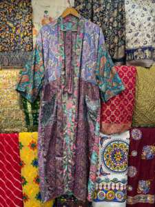 Venta al por mayor de 10 piezas de largo Vintage Floral de seda Kimono Bata de mujer Beach Cover-Up para el verano - Product Image 2