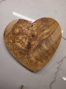 Planche à découper et plateau de service en bois - Durable, lavable au lave-vaisselle - Product Image 4