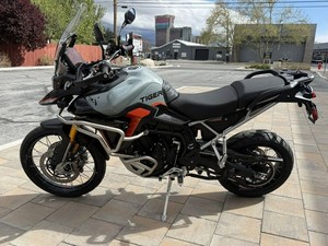 NUEVA Motocicleta de Aventura Triumph Tiger 900 Desert Edition 2026, Último Modelo - Product Image 3
