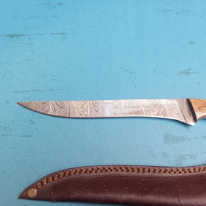 Couteau de cuisine à désosser et à fileter en acier Damas, entièrement forgé, de conception nouvelle, écologique, fait main, avec manche en bois, marque personnalisée - Product Image 2