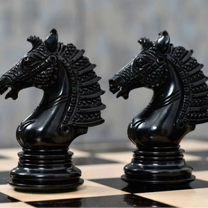 Piezas de Ajedrez de Madera de Triple Peso de la Serie Imperio Sikh de Lujo, Madera de Ébano y Boj, Rey de 4.5 Pulgadas, Reinas Adicionales - Product Image 1