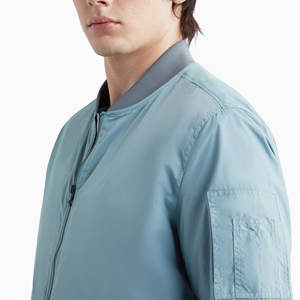 Chaqueta Bomber Ligera de Lona con Cuello Alto, Logotipo Frontal, Forro Cómodo, Apariencia Elegante, Uso Casual, Duradera, Corte Moderno - Product Image 4