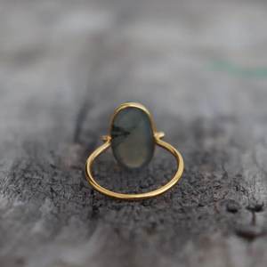 Anillo de Compromiso Minimalista Unisex con Piedra de Labradorita, Plata de Ley 925 Maciza, Baño de Oro, Corte Brillante, Engaste de Puntas, Gemas K - Product Image 2