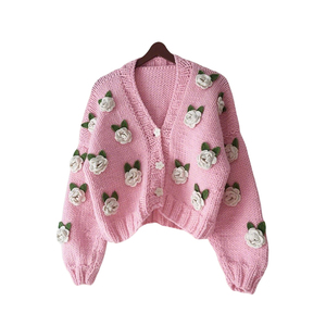 Nouveaux pulls en coton personnalisés en gros avec logo, pulls d'hiver pour femmes, col rond ample et manches longues en couleur unie - Product Image 6