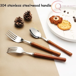 Elegante Juego de Cubiertos de Madera Reutilizables, Vajilla Ecológica con Cuchara, Tenedor y Cuchillo de Madera Pulida para Comidas Diarias - Product Image 2