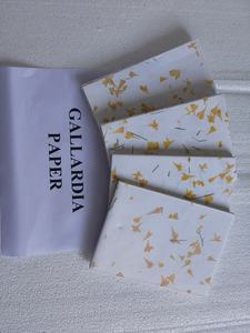 Papel Hecho a Mano con Pétalos de Flores Galladria, Hecho a Medida, para Invitaciones de Boda, Manualidades, Papelería Floral Reciclada y Sostenible - Product Image 5