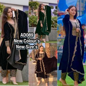 Conjunto de ropa de fiesta de diseñador, parte inferior superior de terciopelo viscosa pura pesada y Dupatta con bordado de secuencia de 5mm y mangas elegantes - Product Image 5