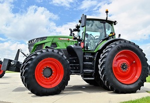 Tractores Fendtt 300 Vario usados de 5.0 litros, 4 cilindros, 175 HP, iD de baja velocidad, con transmisión CVT VarioDrive de una sola etapa, en venta. - Product Image 3
