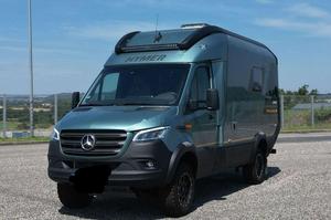 Autocaravana de lujo nueva de la marca Winchombe Autosleepers, modelo 2024, con 2 camas. - Product Image 4