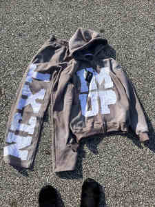 Survêtement en coton de fabrication artisanale, délavé à l'acide, personnalisé, 600 GSM, lourd, vintage, broderie usée, streetwear - Product Image 4