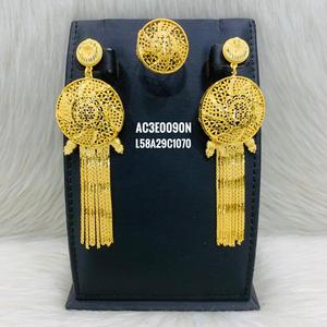 Pendientes chapados en oro en línea Diseño joyería de moda todo tipo nuevo diseño solo diseño en línea - Product Image 1