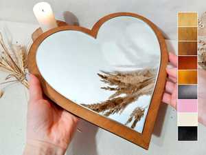 Miroir de maquillage de bureau cosmétique portable fait à la main en forme de coeur Design élégant en bois pour les mariages - Product Image 6