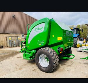 Vente en gros de presse à balles carrées automatiques RF450 UTILITY neuves/d'occasion pour l'agriculture avec moteur. - Product Image 2