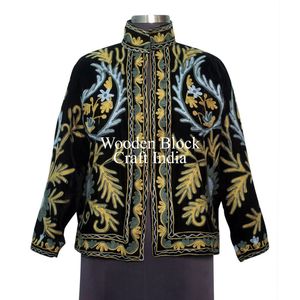 Chaqueta de Invierno Boho Vintage Hecha a Mano, Bordado Floral Suzani en Terciopelo Estampado, Ropa Exterior Étnica Chic para Mujer, Ropa de Fiesta - Product Image 1
