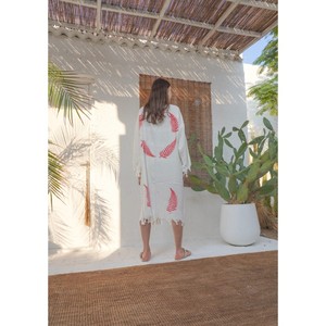 Kimono long pour femme, chic, fluide, avec manches longues, conçu pour un port décontracté et un look avant-gardiste - Product Image 3