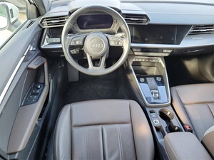 Utilisé 2024 Au-di A3 40 Premium - Product Image 3