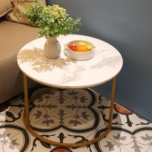 Ensemble de 2 tables d'appoint de salon au design moderne, inspirées du marbre brillant et avec une base en métal plaqué argent - Product Image 2