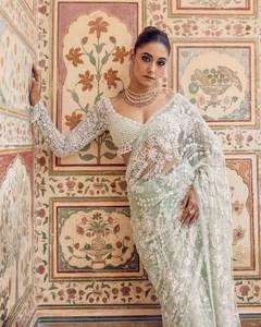 ชุดผ้าไหมปักลายสุดหรูสำหรับปาร์ตี้ส่าหรีสำหรับฤดูหนาวมีวางจำหน่ายแล้วสำหรับร้านค้าปลีกขายส่งและออนไลน์ - Product Image 5