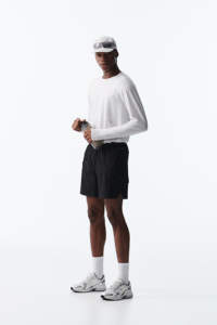 Shorts de sport cargo mi-longs respirants multi-poches de couleur noire pour hommes Vente en gros pas cher - Product Image 4