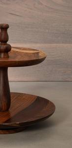 Support à gâteau à 2 niveaux en bois d'acacia artisanal, support à cupcakes rustique en bois, plateau de service à étages pour la décoration de cuisine et de fête de style campagnard - Product Image 5