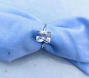 Anillo de Compromiso de Moissanita Natural Transparente con Corte Esmeralda, Anillo de Promesa Vermeil, Solitario, Regalo para Ella, Aniversario - Product Image 4