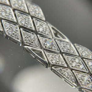 สร้อยข้อมือแบบลิงค์ลายเพชรทรงปริซึม - Product Image 2