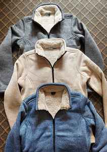 Nouvelle Arrivée Veste Décontractée Confortable en Tricot pour Femme, Style Universitaire, Écologique, Respirante, en Laine d'Agneau avec Rembourrage en Coton, Col Montant - Product Image 5