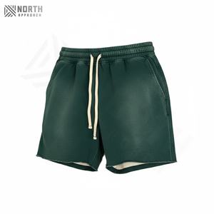 Maillots de bain de sport personnalisés pour hommes, séchage rapide, légers, taille élastique, short de bain 7/8, doublure de compression, poches latérales, coupe ajustée - Product Image 6