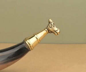 Cuerno vikingo tradicional para beber con detalles de ágata, ideal para recreaciones y regalos de la India internacional - Product Image 2