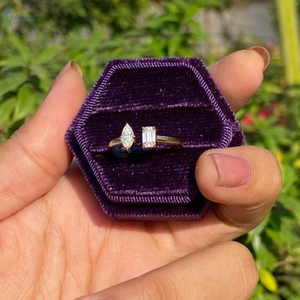 0.75TCW Bague Toi Et Moi taille émeraude et taille marquise Bague de mariage en or jaune massif 14K VVS1 Bague style célébrité moissanite - Product Image 5