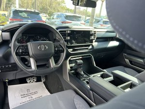 Toyota Tundra SR5 Twin Turbo 4WD d'occasion propre 2023 - Product Image 6