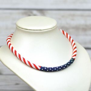 Personnalisé 4 juillet drapeau américain perlé collier de perles de rocaille Style patriotique fabriqué aux états-unis bijoux de vacances avec des chaînes - Product Image 2