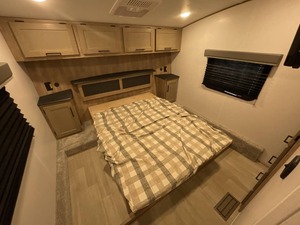 VENDEDOR VERIFICADO DE REMOLQUE USADO K-E-Y-S-T-O-N-E Arcadia Select 21SR 2024, listo para la venta - Product Image 3