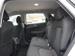 SUV Crossover Hybride S-PORTAGE LX AWD 2023 d'occasion en excellent état, transmission 6 vitesses, prêt à être expédié - Product Image 3