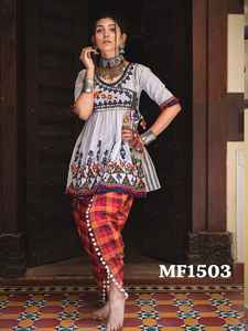 Pantalon coloré de la collection Kedias brodé lourd et beau Potli Latkan - Product Image 4