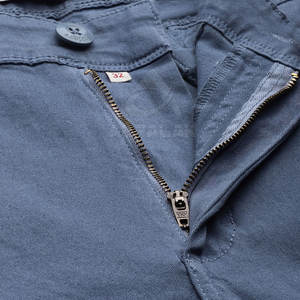 Pantalon cargo léger de couleur personnalisée pour hommes, taille moyenne, style décontracté, marque privée multi-poches, en vente - Product Image 4